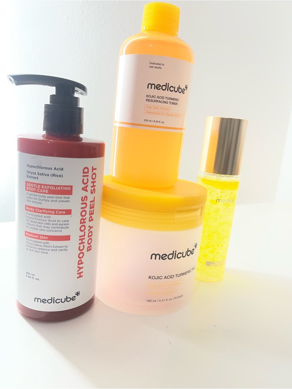 Medicube Kojic Acid & Hypochlorous Acid Skincare Set - Yellow & Pink